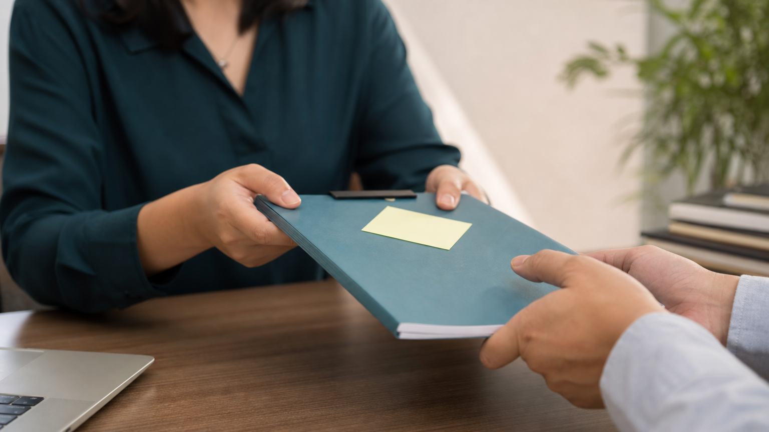 How New Employees Should Escalate AI Answers They Cannot Verify - inline comparison